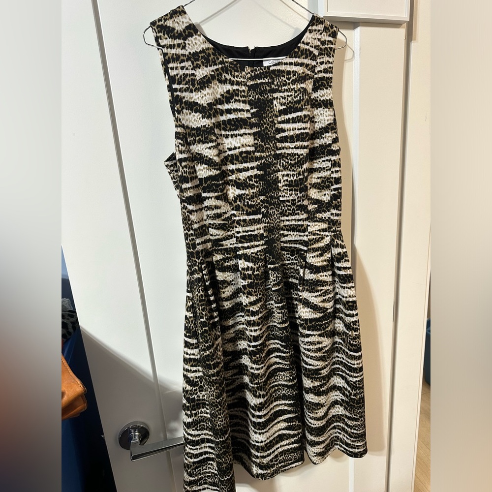 Calvin Klein pleated full volume skirt striped size 12
